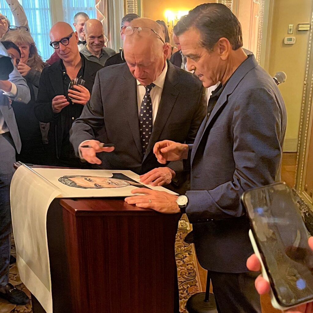 A big week at Sardi’s. George Clooney unveils his long awaited portrait.