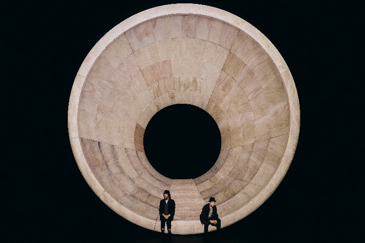 FIRST LOOK PHOTOS RELEASED FOR “WAITING FOR GODOT” STARRING KEANU REEVES AND ALEX WINTER; PERFORMANCES BEGIN TONIGHT